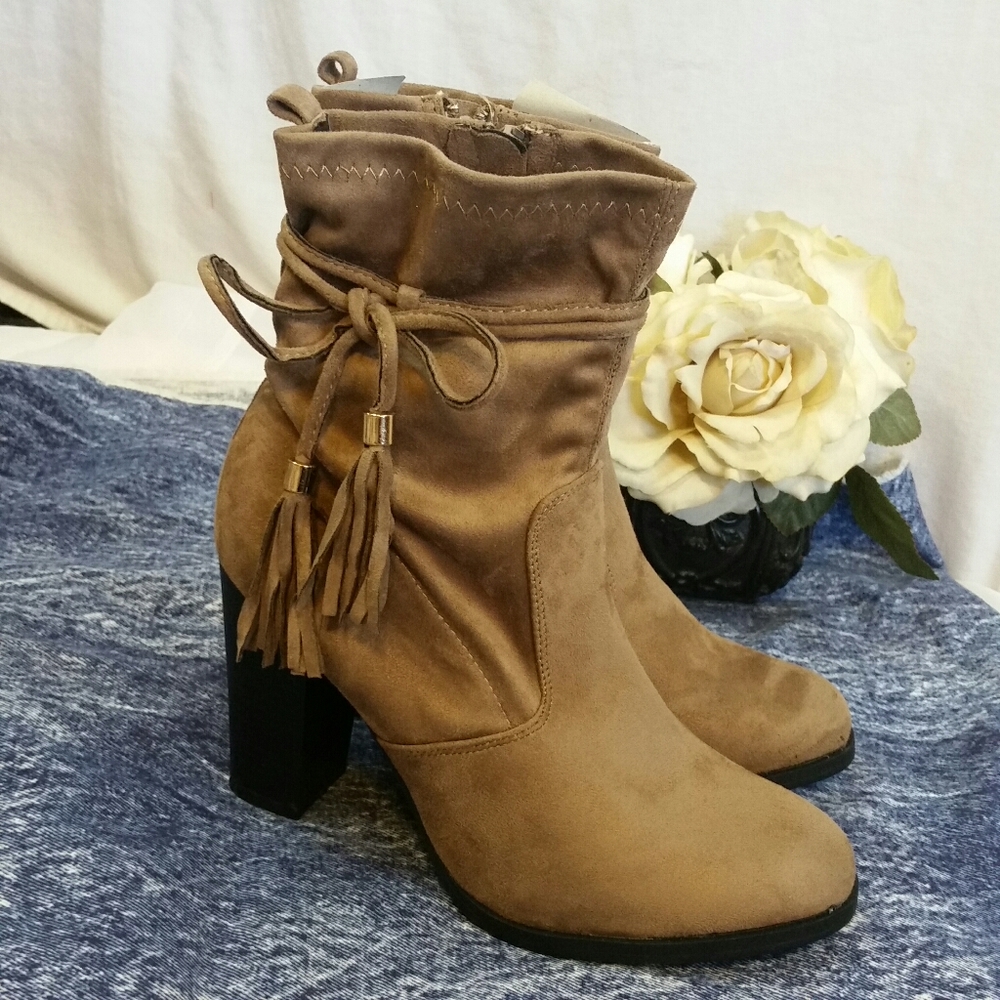 Love Athena Brown Fringe Boots
